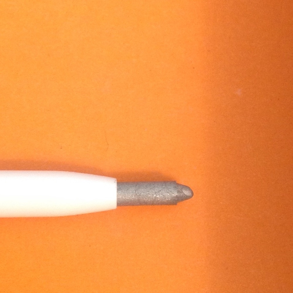 MAC Cosmetics Eye Liner in shade "SILVER SKATES"